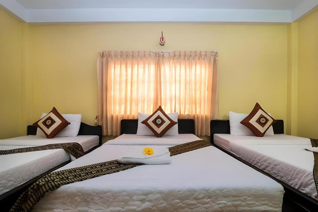 Happy Zone Hostel Siem Reap Bagian luar foto