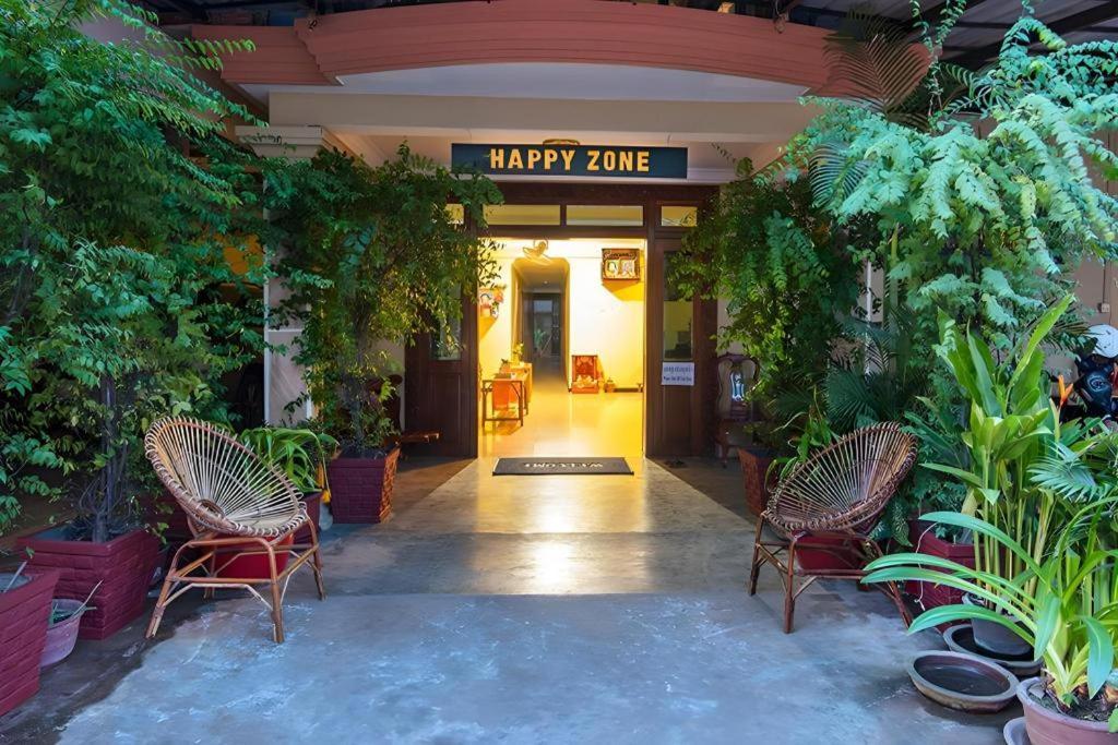 Happy Zone Hostel Siem Reap Bagian luar foto