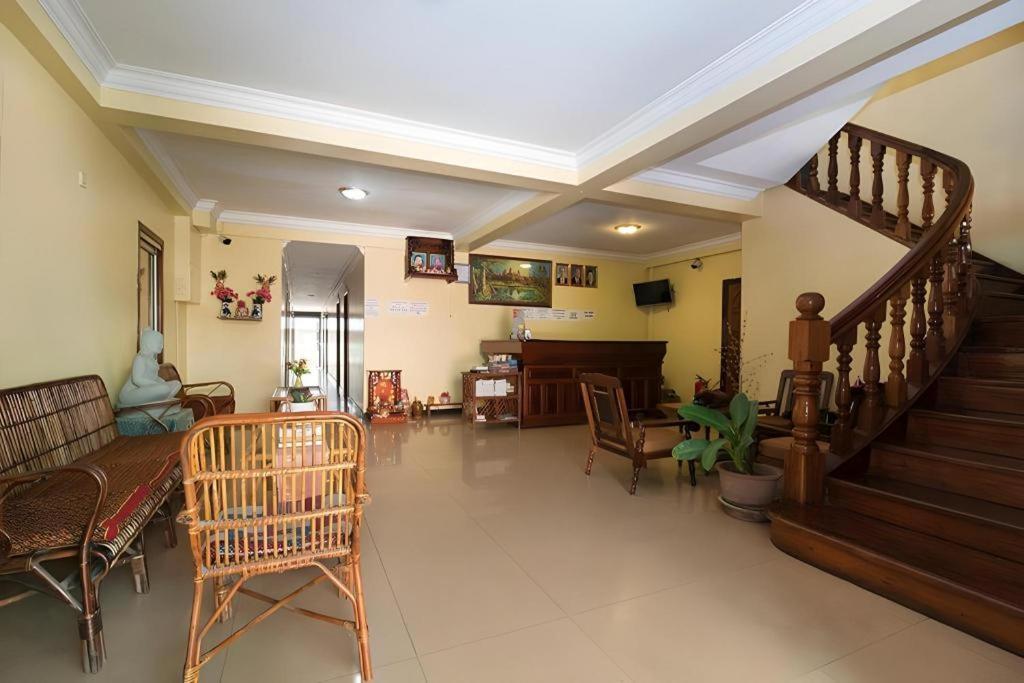 Happy Zone Hostel Siem Reap Bagian luar foto