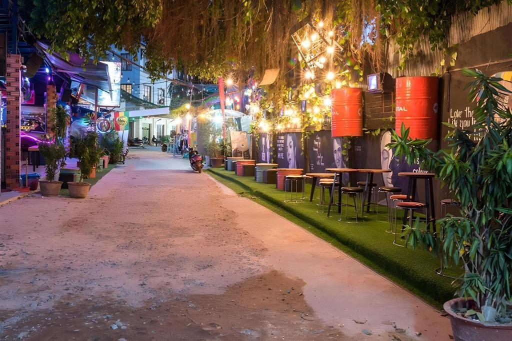 Happy Zone Hostel Siem Reap Bagian luar foto