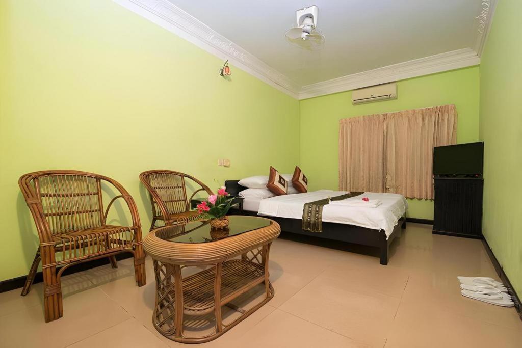 Happy Zone Hostel Siem Reap Bagian luar foto
