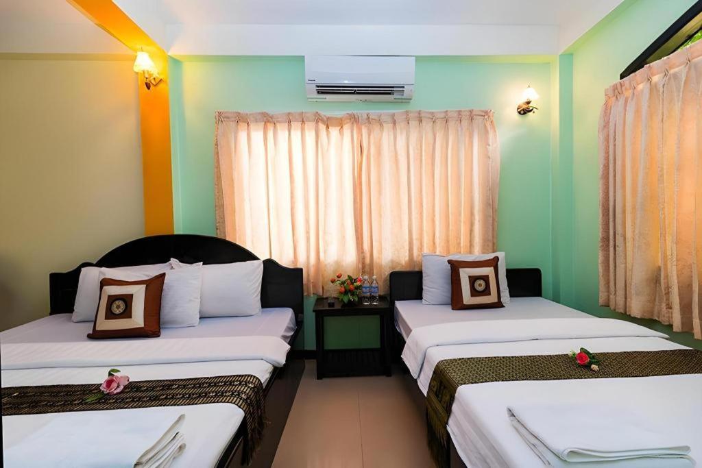 Happy Zone Hostel Siem Reap Bagian luar foto