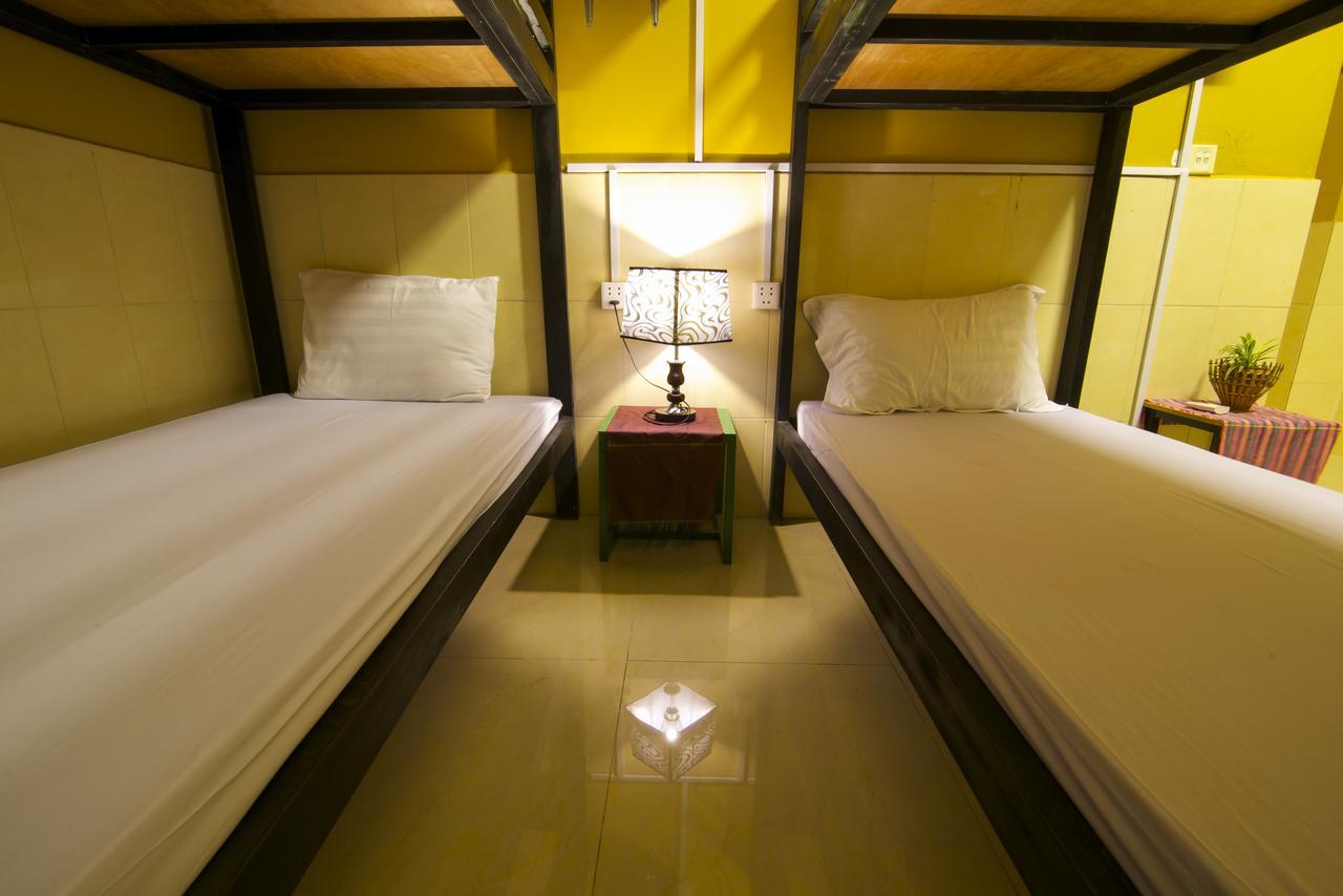 Happy Zone Hostel Siem Reap Bagian luar foto