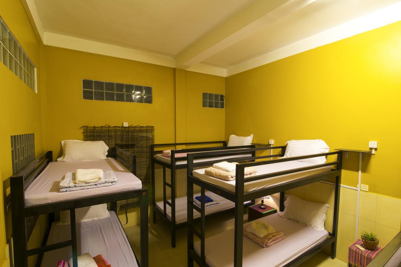 Happy Zone Hostel Siem Reap Bagian luar foto