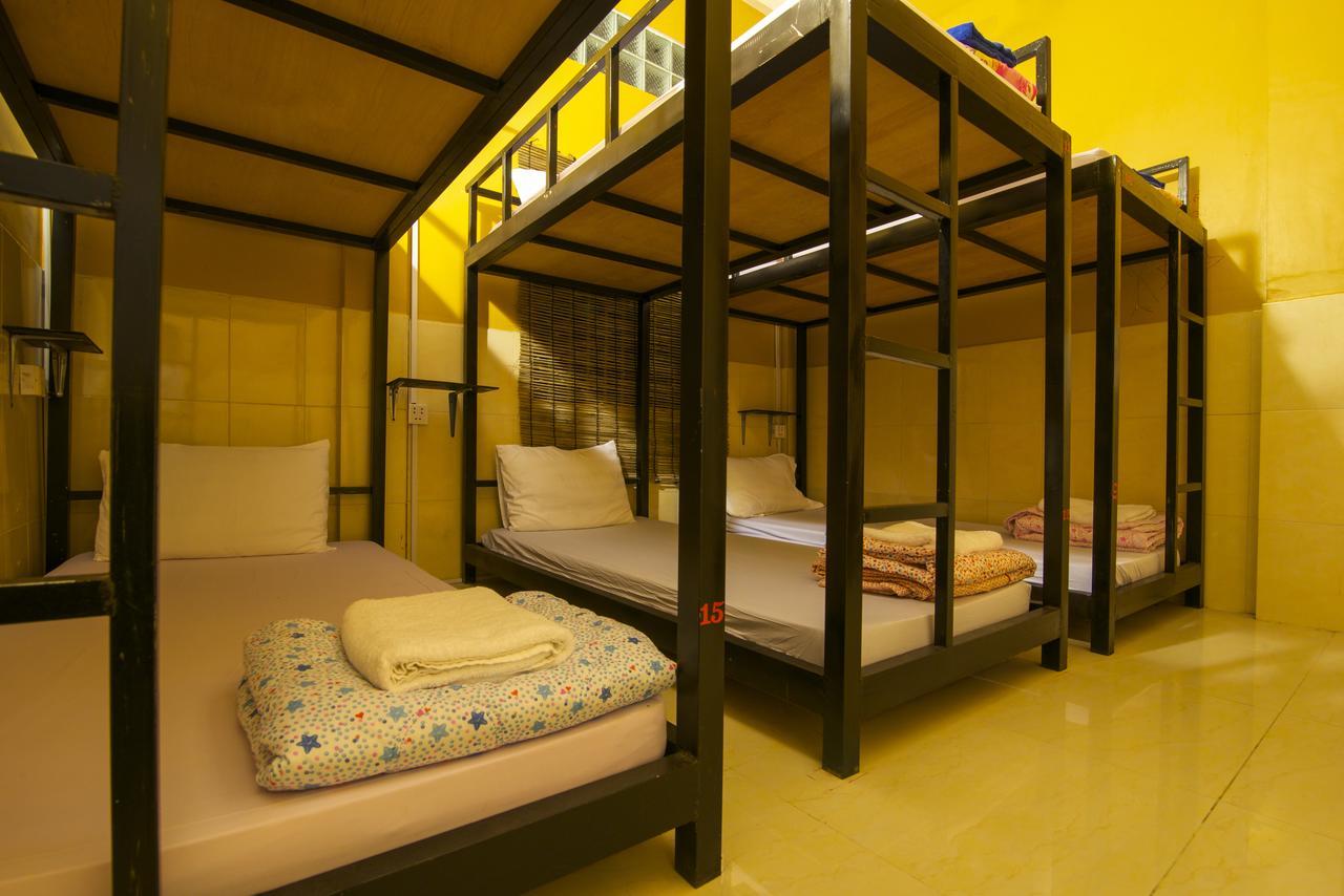 Happy Zone Hostel Siem Reap Bagian luar foto